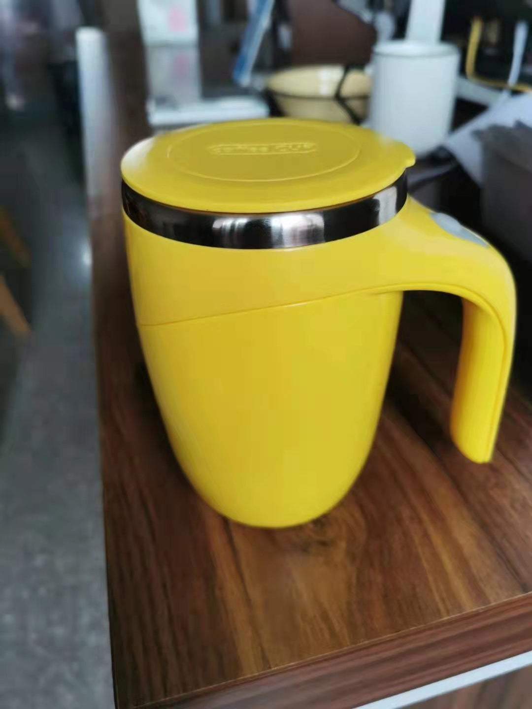 Yellow Self Stirring Rounded Magnetic Coffee Mug